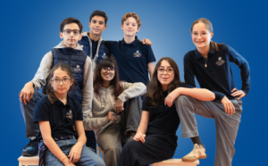 Tenue scolaire = logo visible